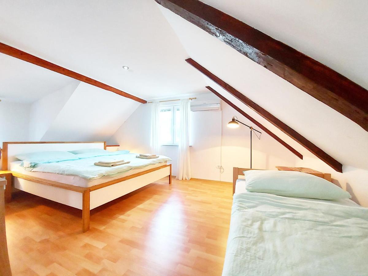 Peter'S Pine Cottage Korenica Ngoại thất bức ảnh