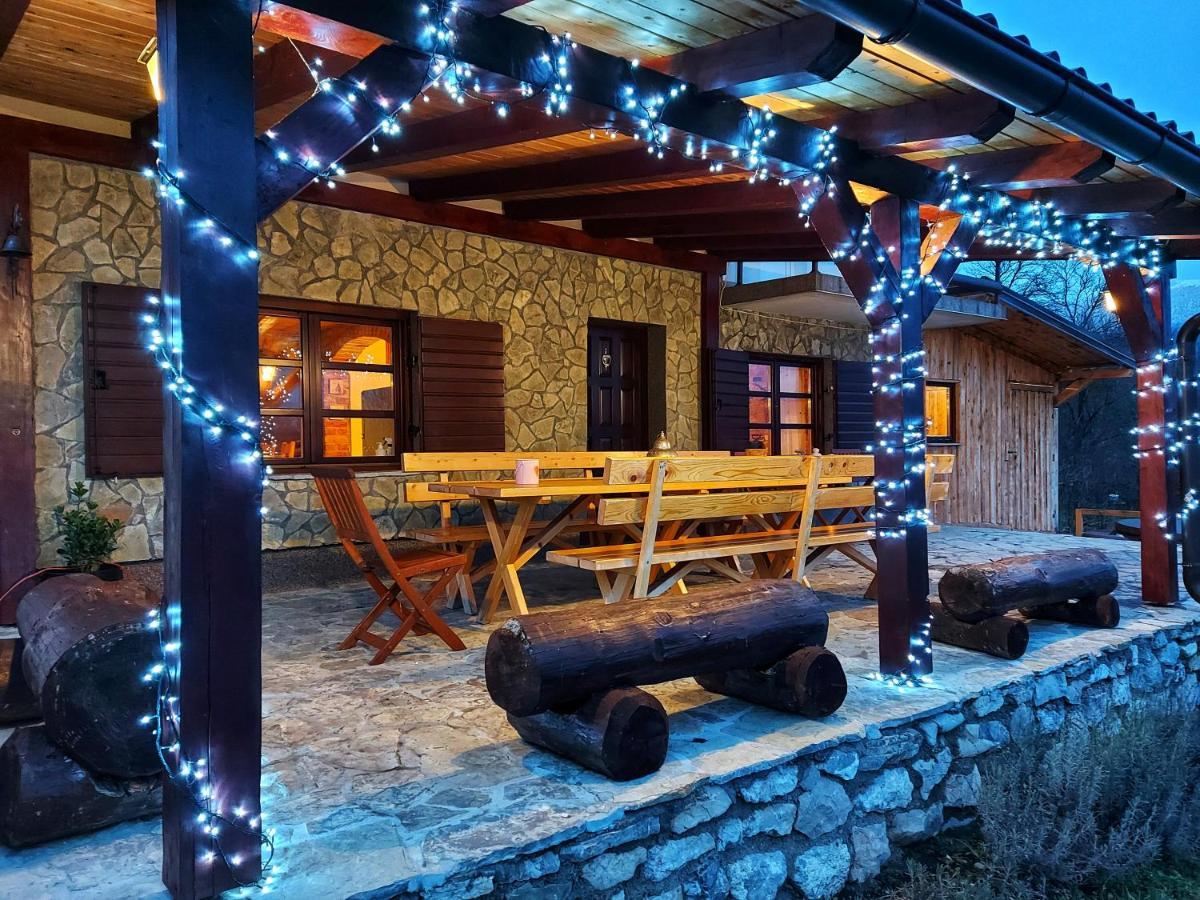 Peter'S Pine Cottage Korenica Ngoại thất bức ảnh