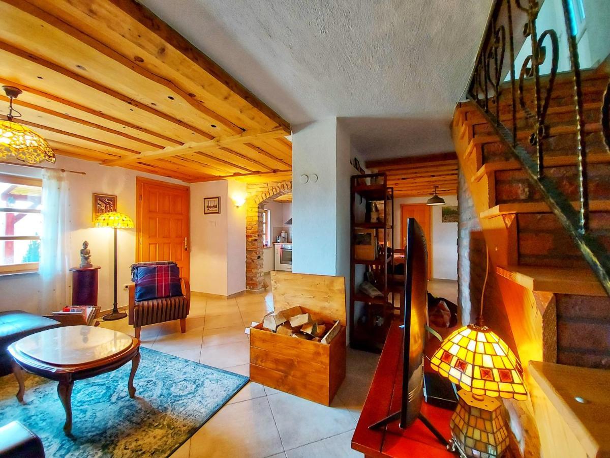 Peter'S Pine Cottage Korenica Ngoại thất bức ảnh