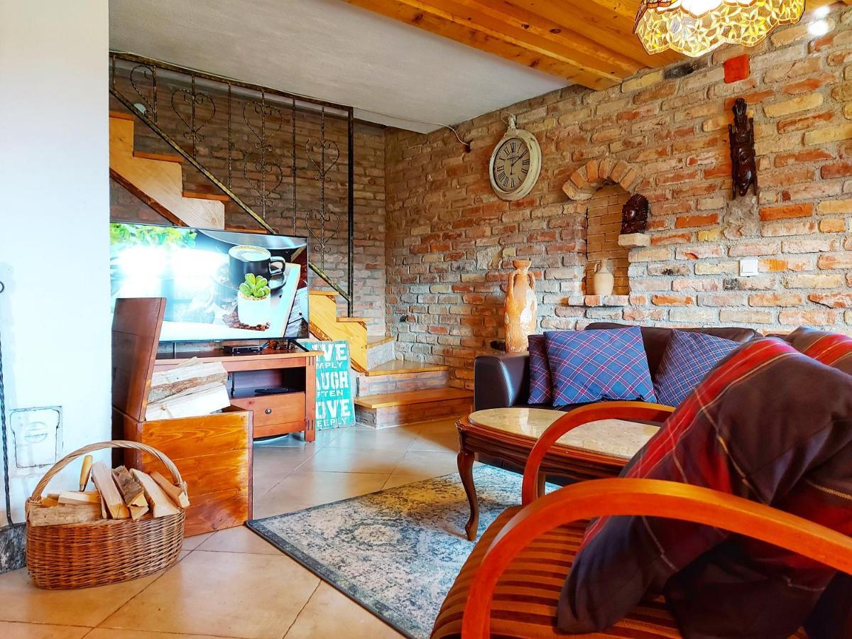 Peter'S Pine Cottage Korenica Ngoại thất bức ảnh