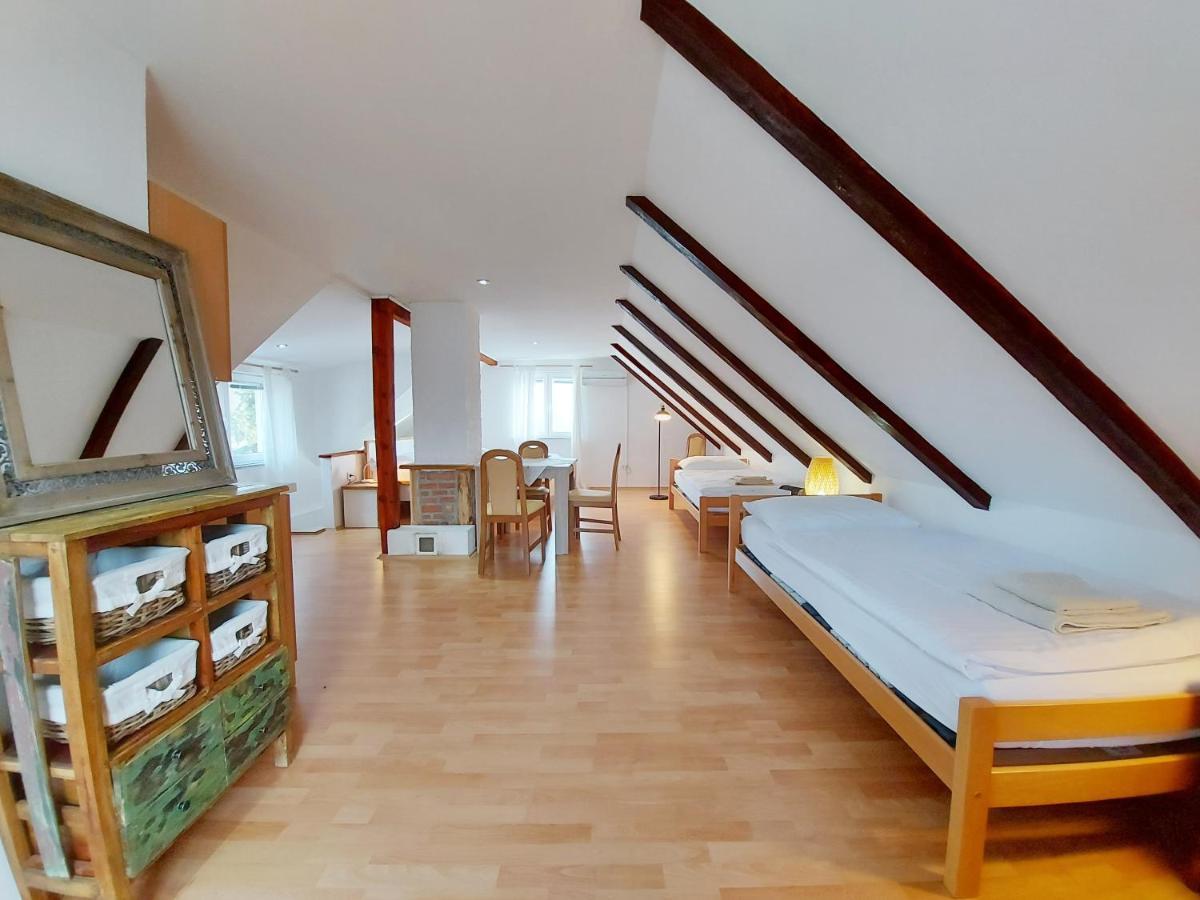 Peter'S Pine Cottage Korenica Ngoại thất bức ảnh