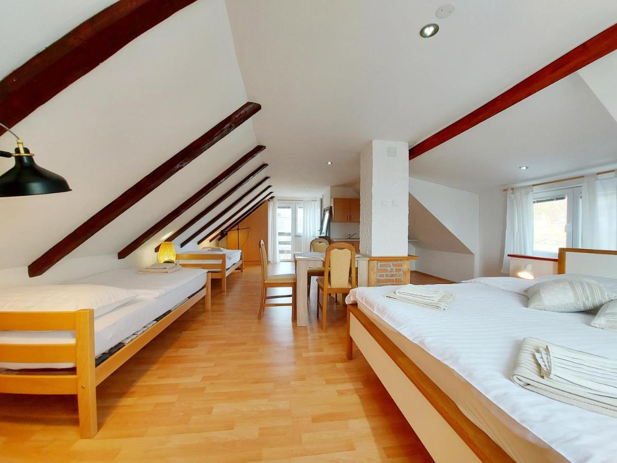 Peter'S Pine Cottage Korenica Ngoại thất bức ảnh