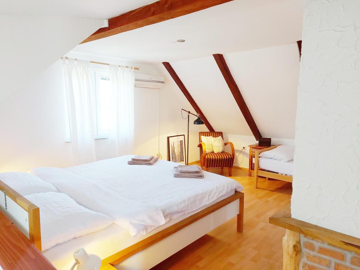 Peter'S Pine Cottage Korenica Ngoại thất bức ảnh